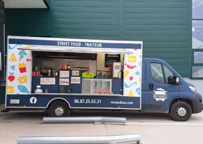 Food truck devant une entreprise