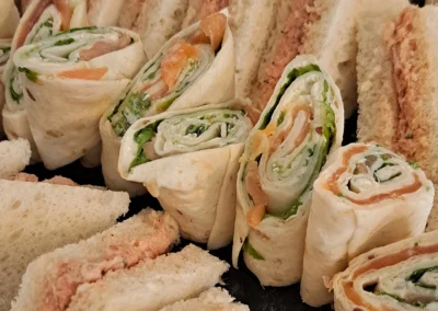 Petit sandwich pour le service traiteur